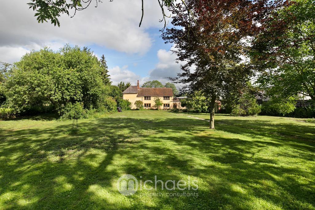 Front/Side/Rear Gardens