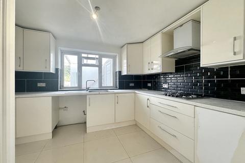 6 bedroom semi-detached house to rent, Woodcroft Crescent, Uxbridge, Greater London