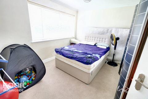 1 bedroom flat for sale, St Peters Close, Newbury Park