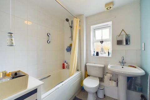 20 Woodvale Kingsway, Quedgeley, Gloucester, GL2 2AU
