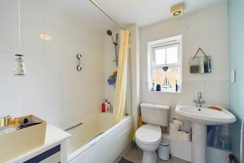20 Woodvale Kingsway, Quedgeley, Gloucester, GL2 2AU