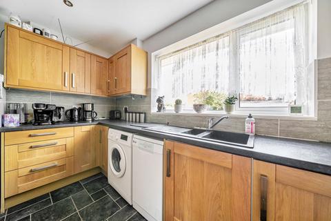 30 Turnpike Way, Oakley, Basingstoke, RG23 7BT