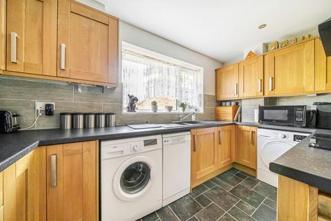 30 Turnpike Way, Oakley, Basingstoke, RG23 7BT