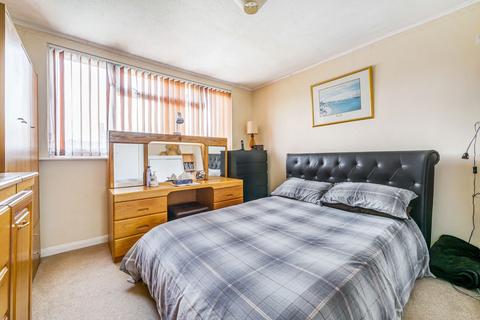 30 Turnpike Way, Oakley, Basingstoke, RG23 7BT