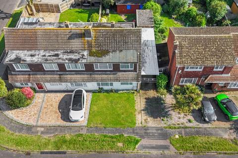 30 Turnpike Way, Oakley, Basingstoke, RG23 7BT