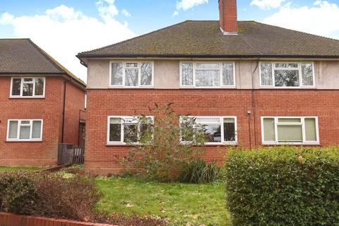 2 bedroom flat to rent, Lloyd Court, Pinner, Middlesex, HA5