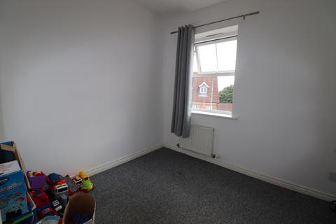 2 bedroom flat to rent, Turners Gardens, Wootton, Northampton, NN4