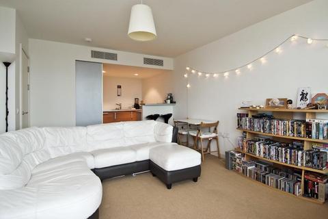 1 bedroom flat to rent, Lombard Road, London SW11