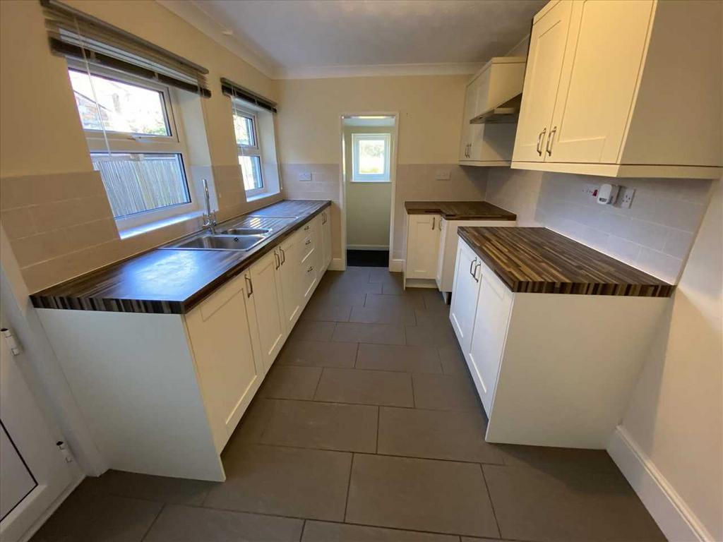 Kitchen: