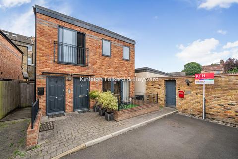 2 Milton Place, Chislehurst, BR7 5FA