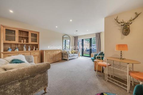 2 Milton Place, Chislehurst, BR7 5FA