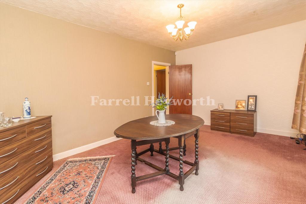 Bedroom 1 image 2