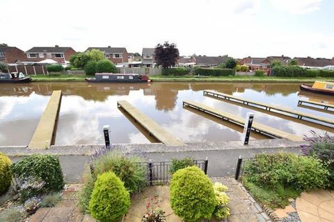 3 bedroom terraced house for sale, Waterside Drive, Market Drayton, Shropshire