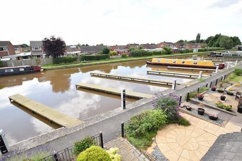 3 bedroom terraced house for sale, Waterside Drive, Market Drayton, Shropshire