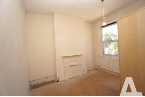 2 bedroom flat to rent, 49 Meads Road, London N22