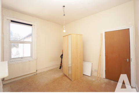 2 bedroom flat to rent, 49 Meads Road, London N22