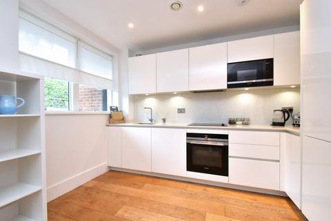 3 bedroom apartment for sale, Brixton Water Lane, London, SW2