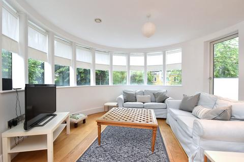 3 bedroom apartment for sale, Brixton Water Lane, London, SW2