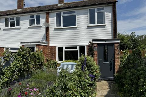 3 bedroom end of terrace house for sale, Howland Road, Marden