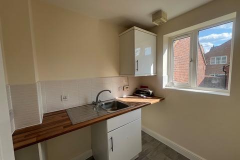 3 bedroom townhouse to rent, Carlisle Close, Oakley Vale, Corby, NN18