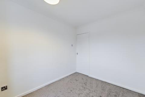 42 Garton Close, Nottingham, NG6 8RZ