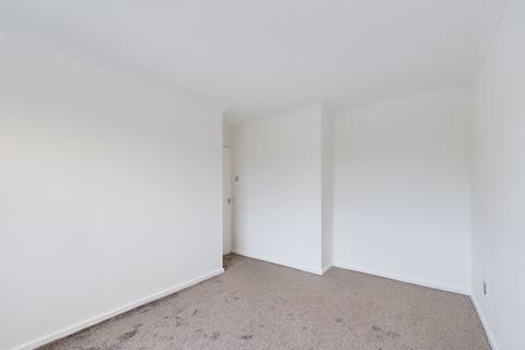 42 Garton Close, Nottingham, NG6 8RZ