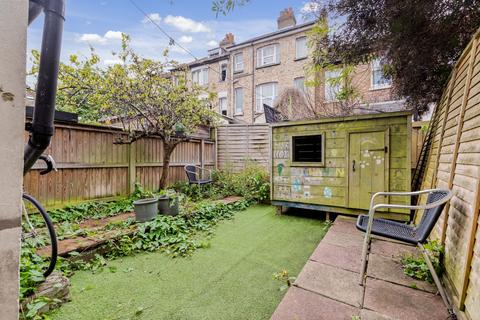 9 Bradstone New Road, Folkestone, CT20 1HP