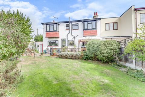 4 bedroom semi-detached house to rent, Blenheim Crescent, Leigh-on-sea, SS9