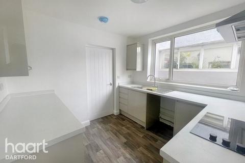 4 bedroom end of terrace house for sale, King Edward Road, Greenhithe