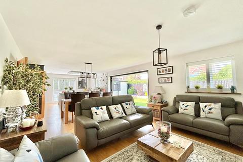 20 Downs View, Ninfield, Battle, TN33 9LF
