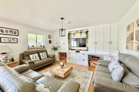 20 Downs View, Ninfield, Battle, TN33 9LF