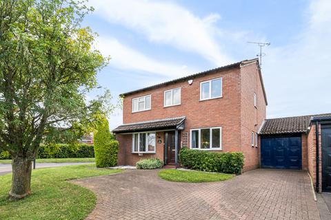 4 bedroom detached house for sale, Stoke Road