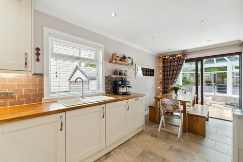 17 Birchview Drive, Clarkston, Glasgow, G76 8SW