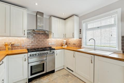 17 Birchview Drive, Clarkston, Glasgow, G76 8SW