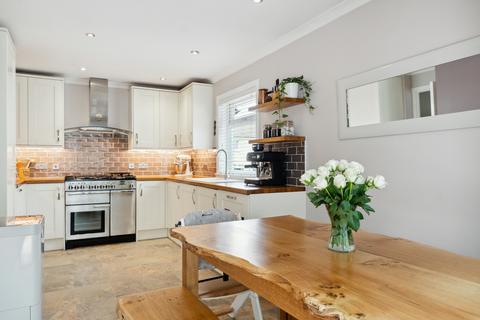 17 Birchview Drive, Clarkston, Glasgow, G76 8SW