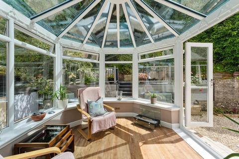 17 Birchview Drive, Clarkston, Glasgow, G76 8SW