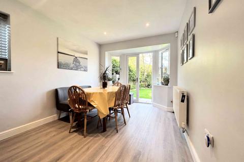 16 Bracken Way, Elland, HX5 9QH
