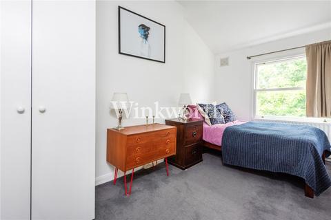 49c Adolphus Road, London, N4 2AX