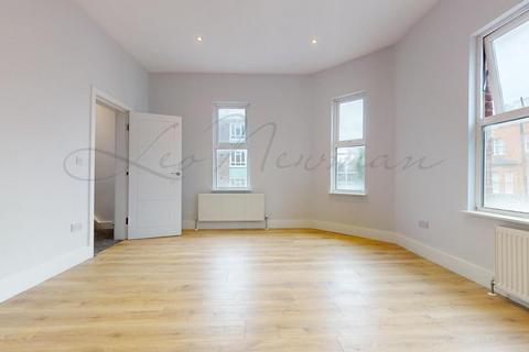 3 bedroom maisonette to rent, Highgate Hill, Highgate, N19