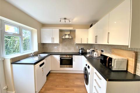 4 bedroom terraced house to rent, Llanaway Close, Godalming, Surrey, GU7