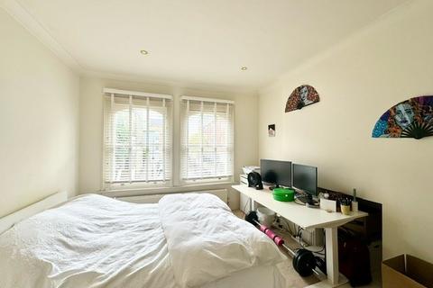 2 bedroom flat for sale, Fulham Park Gardens, London SW6