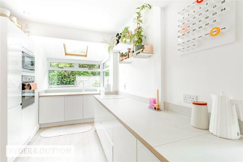 8 The Park, Greenfield, Oldham, OL3 7DU