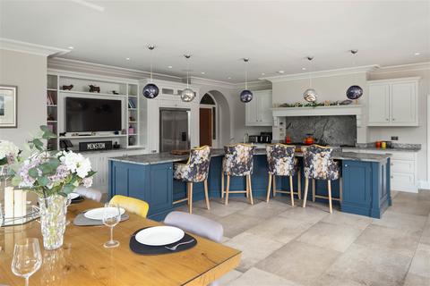 8 bedroom detached house for sale, Clarence Drive, Ilkley LS29