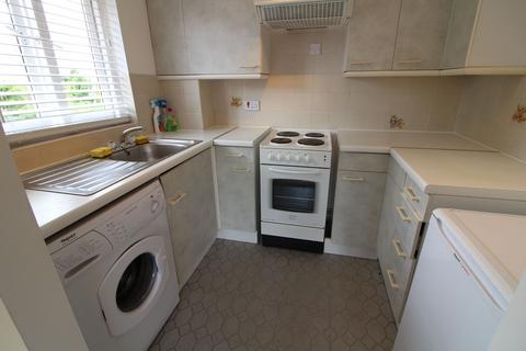 67 Bornedene, Potters Bar, EN6 3EN