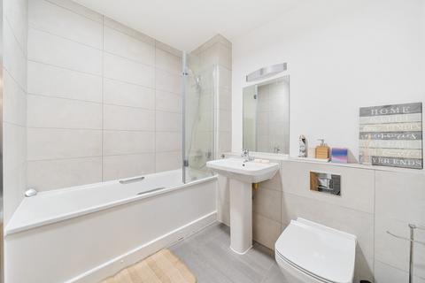 1 bedroom apartment for sale, Minnow Apartments, Sherwood Close, London, W13