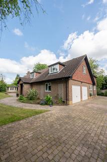 6 bedroom detached house for sale, Oak Lodge Drive, Redhill RH1