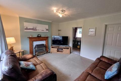 7 Brynglas, Gilwern, Abergavenny, NP7 0BT