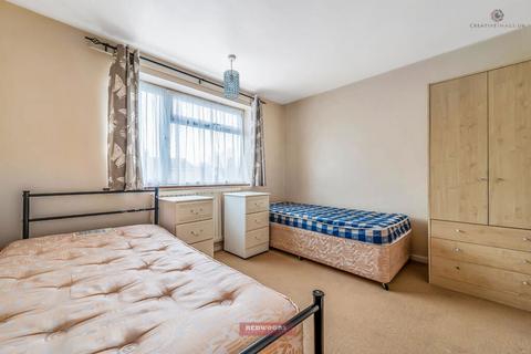 20 Chantry Close, Windsor, SL4 5EP