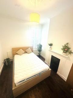 2 bedroom maisonette to rent, Chiswick W4