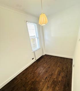 2 bedroom maisonette to rent, Chiswick W4